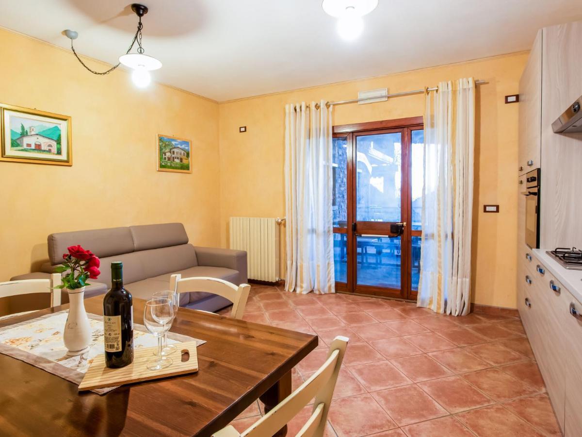 Вилла Beautiful Chalet With Swimming Pool In Lombardy Мароне Экстерьер фото