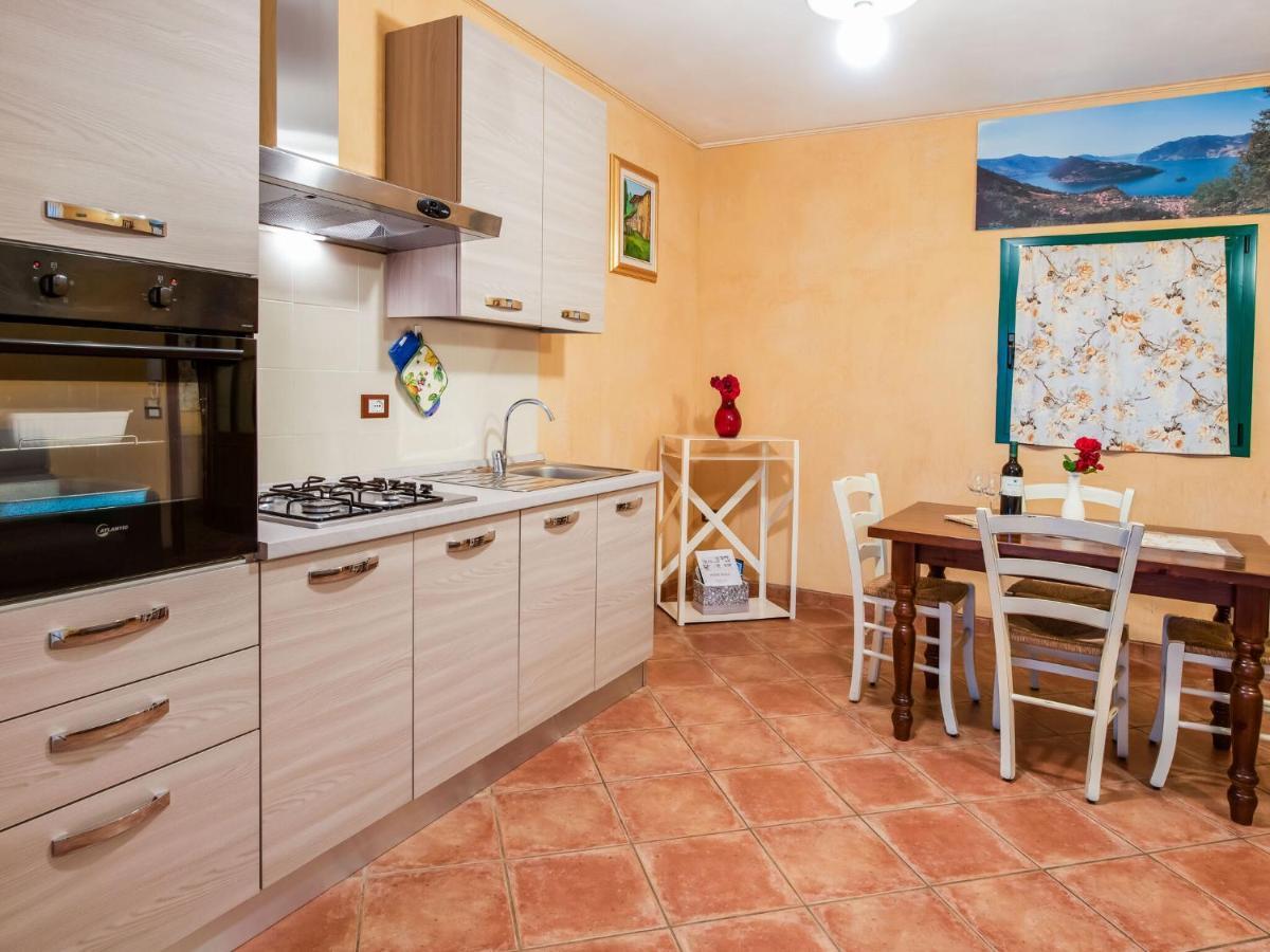 Вилла Beautiful Chalet With Swimming Pool In Lombardy Мароне Экстерьер фото