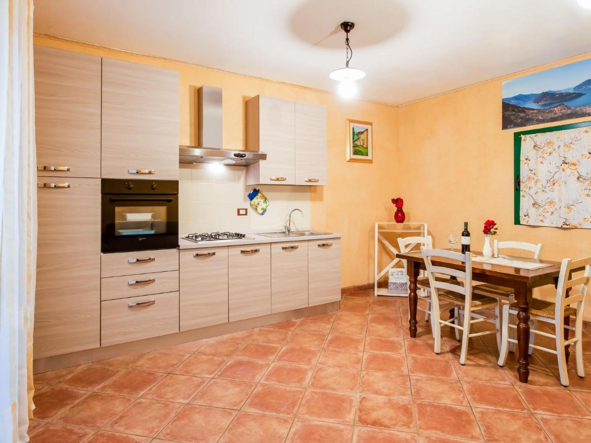 Вилла Beautiful Chalet With Swimming Pool In Lombardy Мароне Экстерьер фото